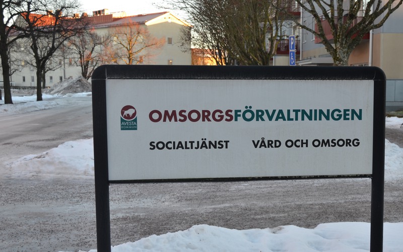 Skylt utanför omsorgens hus.
