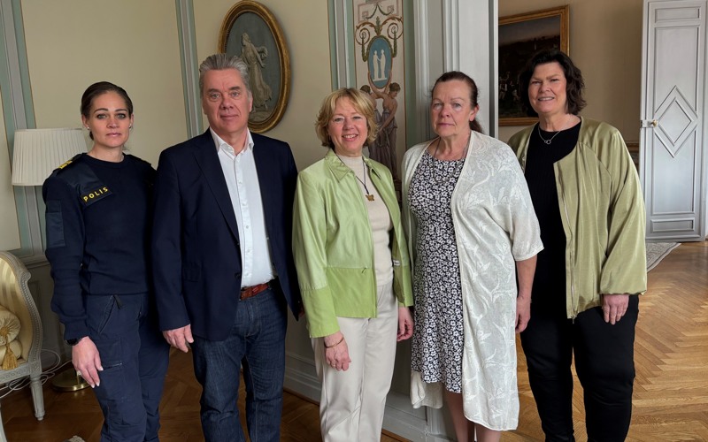 Talespersonerna på pressträffen.