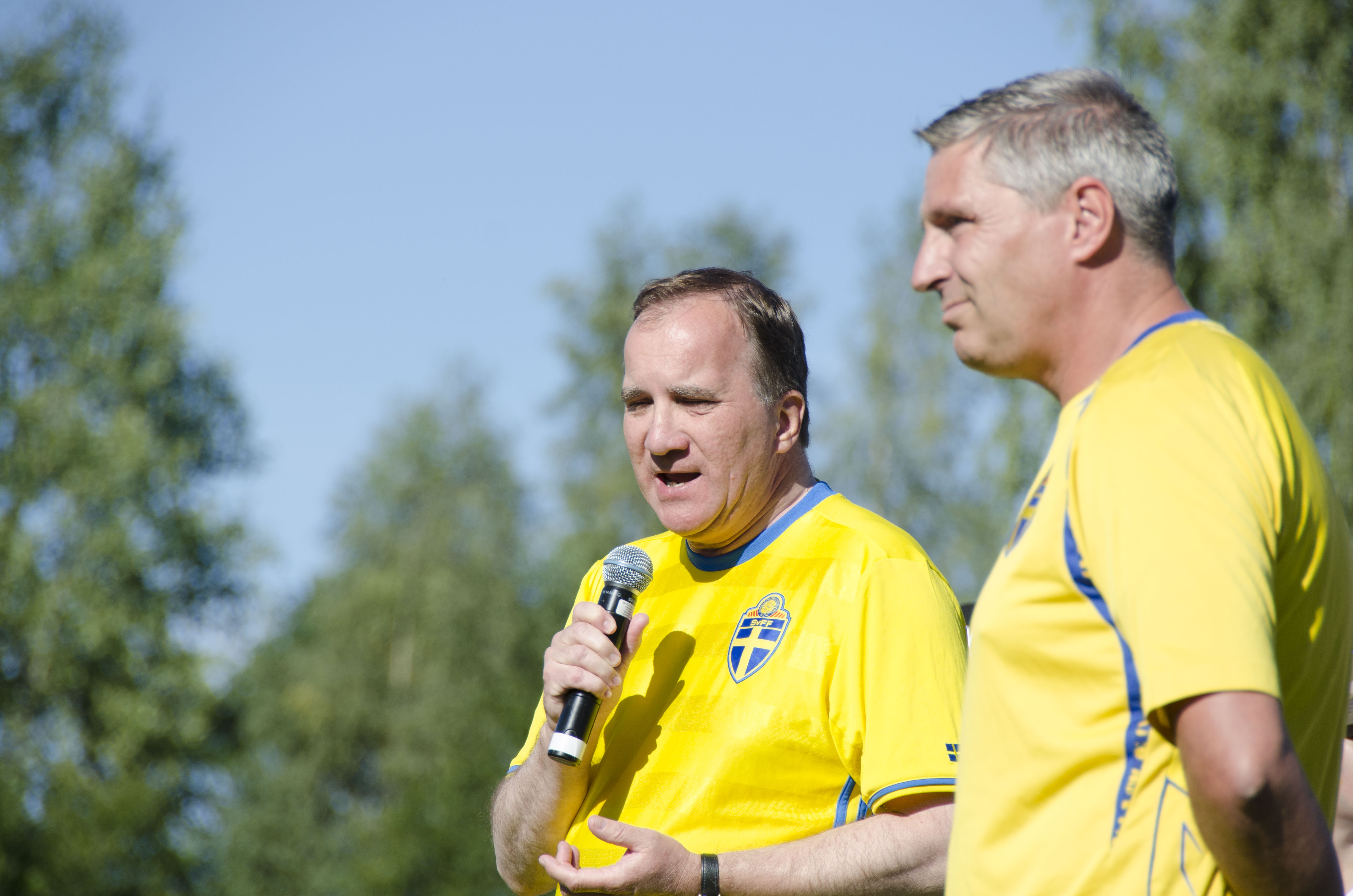 Löfven och Isacsson i Sportparken, Avesta