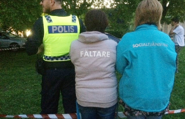 Treryggar med texten polis, fälare respektive socialtjänsten