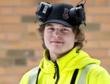 Elias karlsson som fått anställning på Erikssons plåt- och kopparslageri har utsetts till sm-vinnare i plåtslageri.