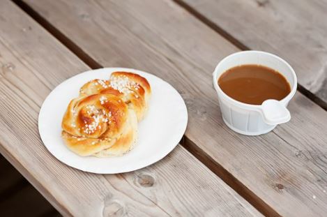 Kaffe och småbullar