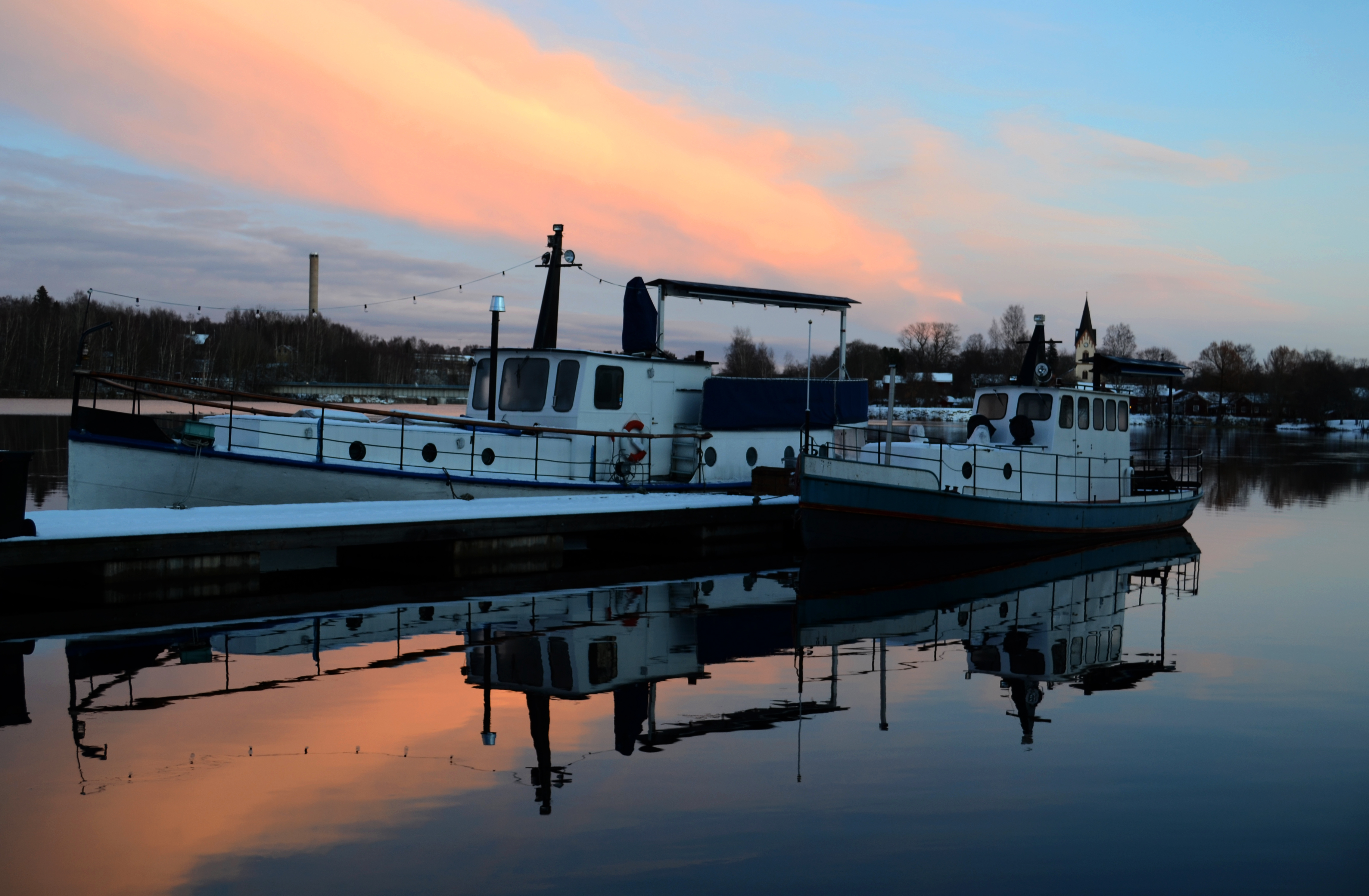 Båtar, hamn