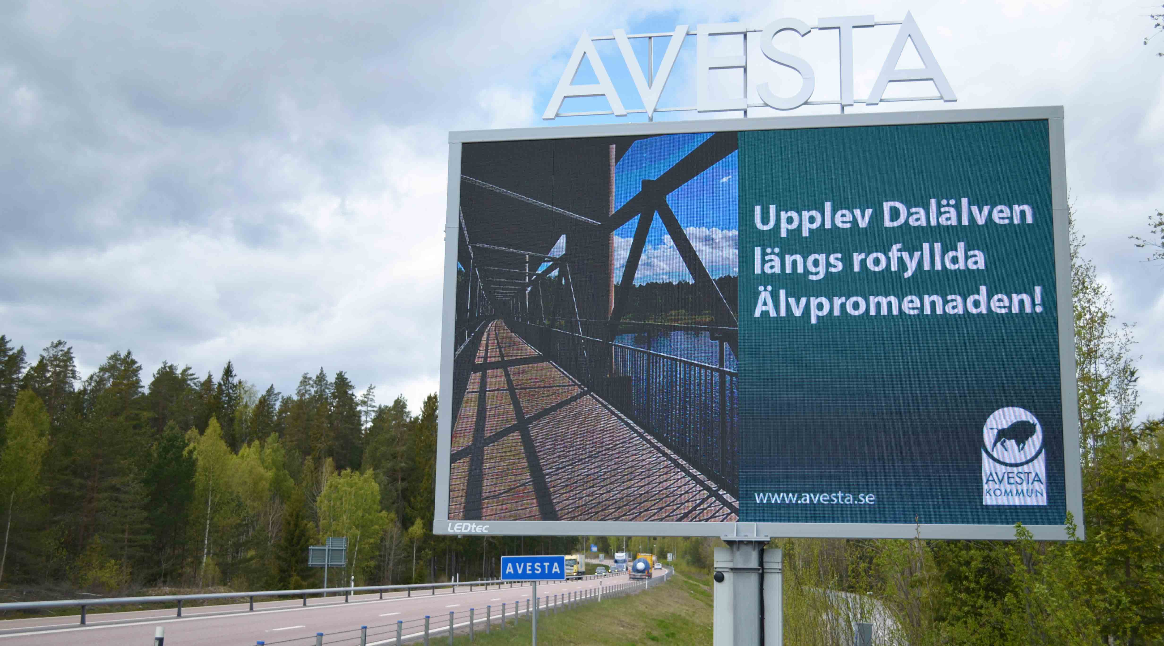 Digitala infartsskylten vid riksväg 70