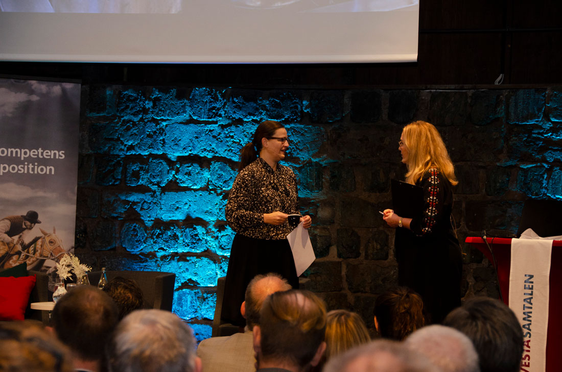 Anna Ekström (S), gymnasie- och kunskapslyftsminister och Ellinor Persson, moderator på Avestasamtalen 2018