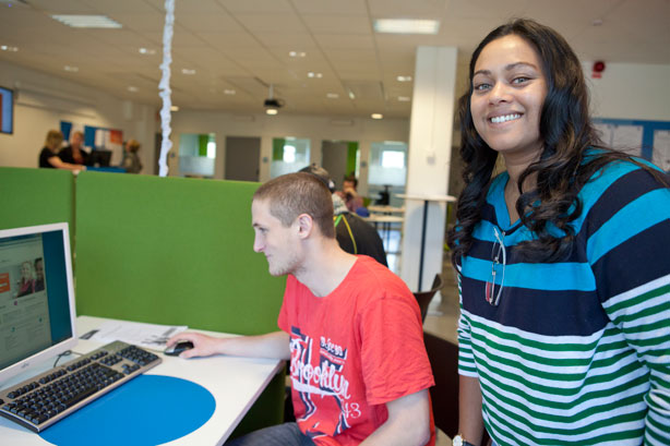 En arbetsplats för arbetssökanden på Arbetsförmedlingen, foto: Arbetsförmedlingen, Camilla Veide